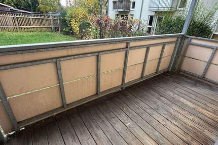 Top Whg. Laminat Bad mit Wanne großer Balkon u.v.m. 3 zimmer