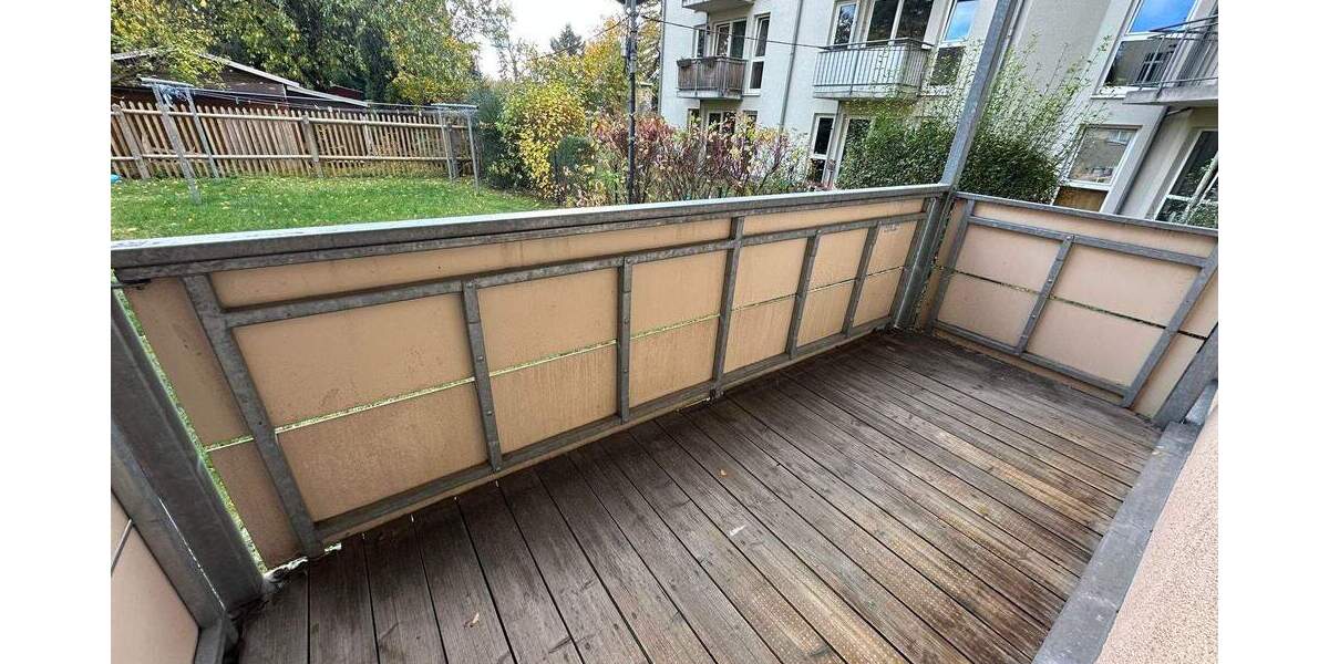 Top Whg. Laminat Bad mit Wanne großer Balkon u.v.m. 3 zimmer