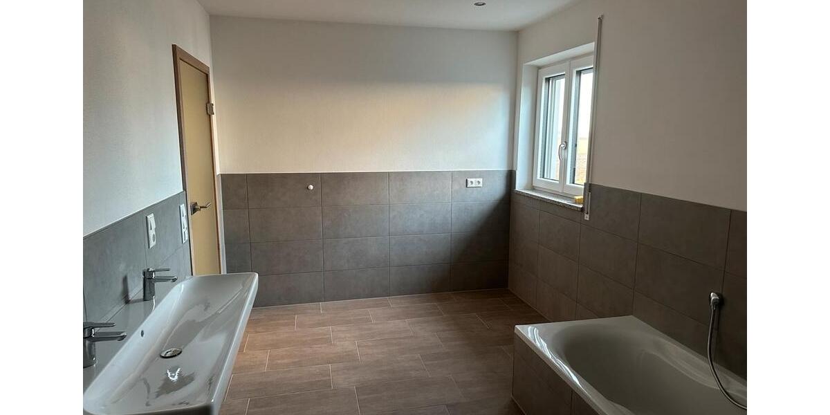 Doppelhaushälfte Osterhofen - 6 Zimmer, 175 m&sup2;, 1.350&euro; | Angebot:26399730