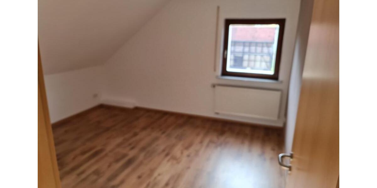 Dachgeschoßwohnung Melsungen - 3 Zimmer, 80 m&sup2;, 750&euro; | Angebot:25589192