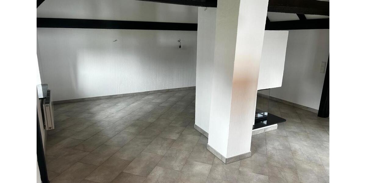 Einfamilienhaus Reichshof - 1 Zimmer, 95 m&sup2;, 1.100&euro; | Angebot:26703307