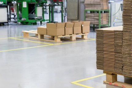 AB 250 M² IN PRODUKTIONS- UND LAGERHALLE MIT LKW-ZUFAHRT