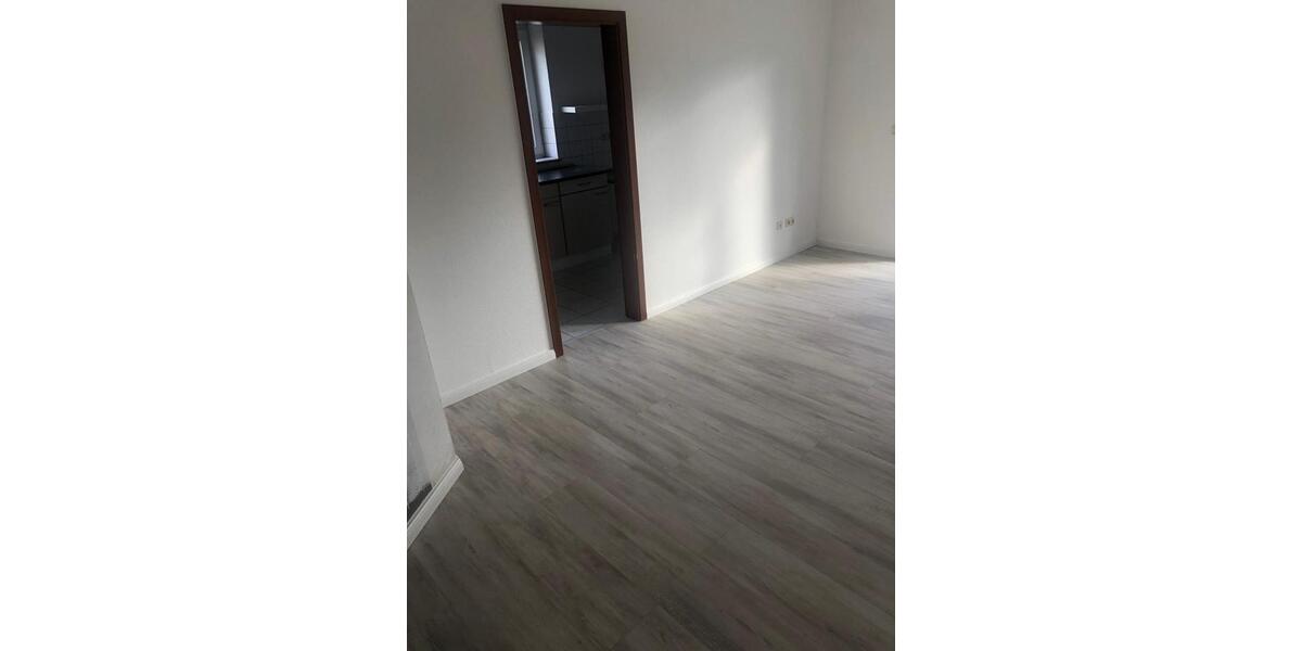 Gemütliche zwei Zimmer Wohnung im Erdgeschoss zimmer