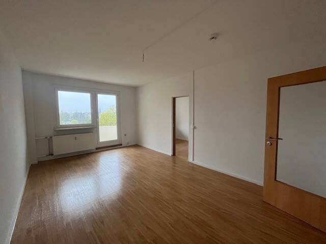 Etagenwohnung Zwickau Pölbitz - 3 Zimmer, 70 m&sup2;, 325&euro; | Angebot:26189605
