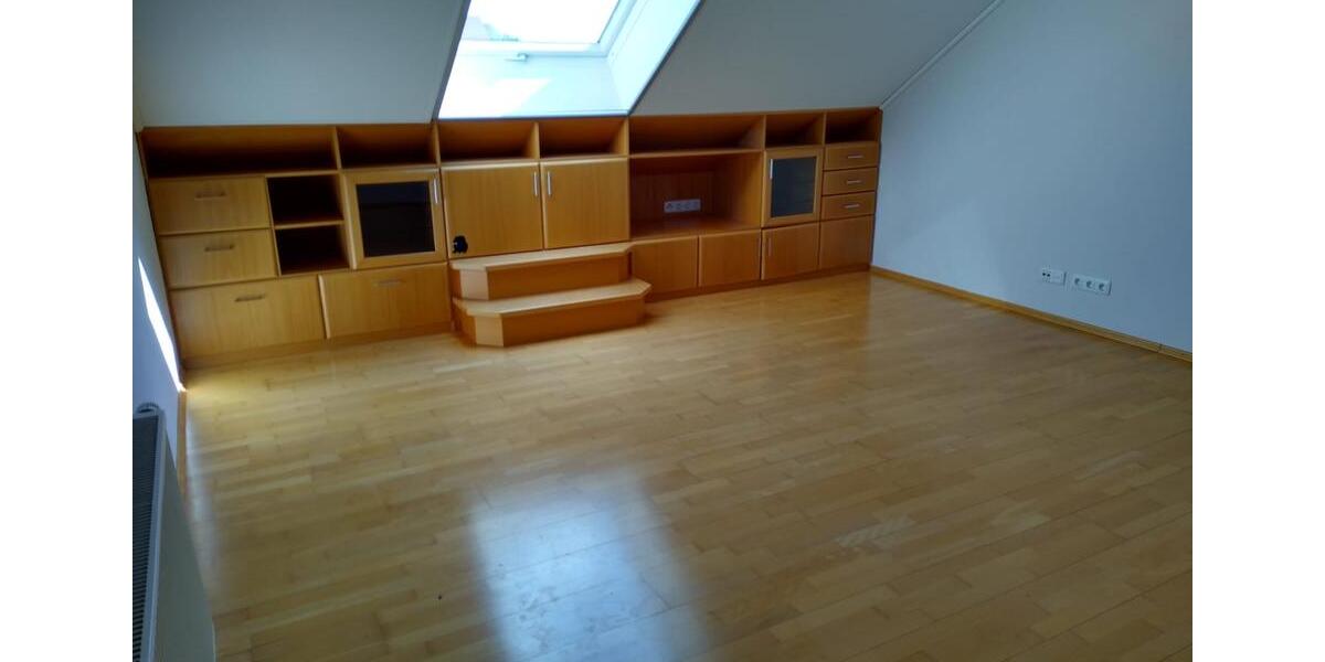 Dachgeschoßwohnung Niederschönenfeld - 3 Zimmer, 110 m&sup2;, 1.150&euro; | Angebot:26613621