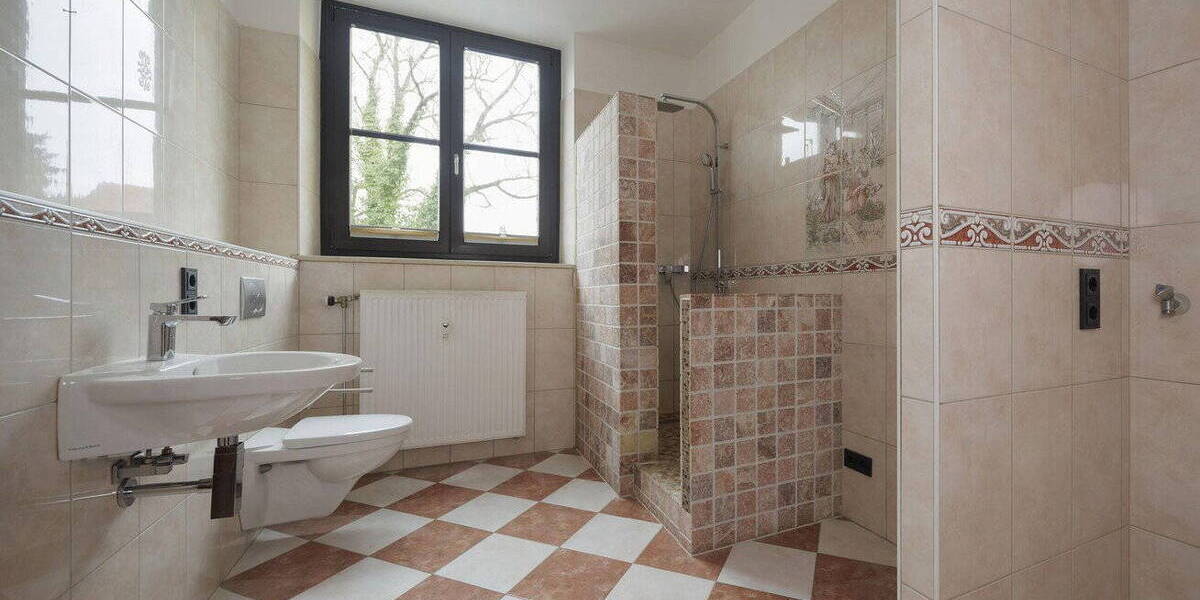 Etagenwohnung Regensburg Ostenviertel - 3 Zimmer, 104 m&sup2;, 1.250&euro; | Angebot:26176151