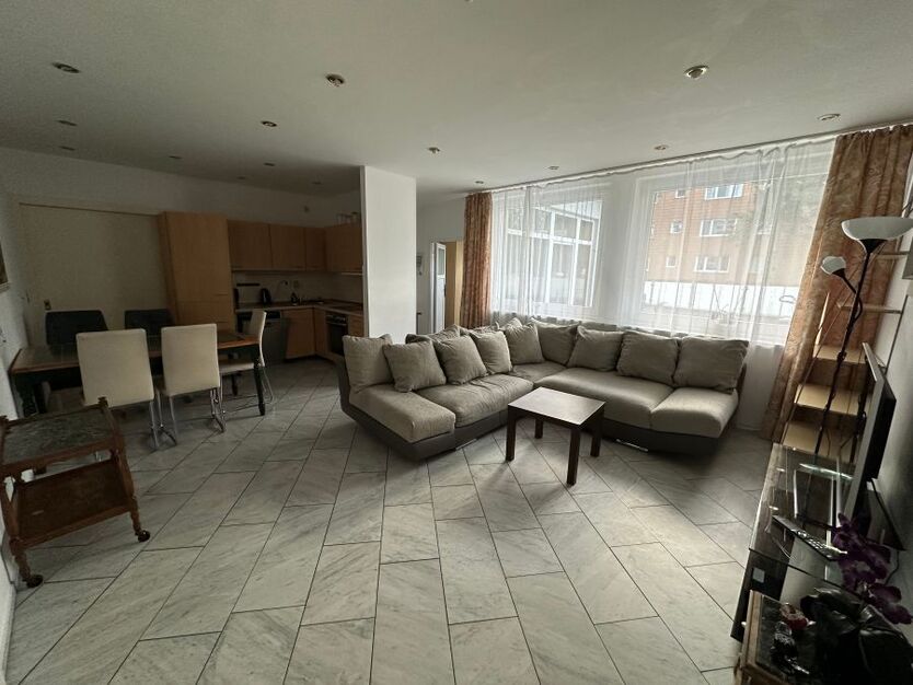 3 Zimmer helles Wohnung in der näher von Altstadt Spandau, 50 qm Terasse, Gäste WC 3 zimmer