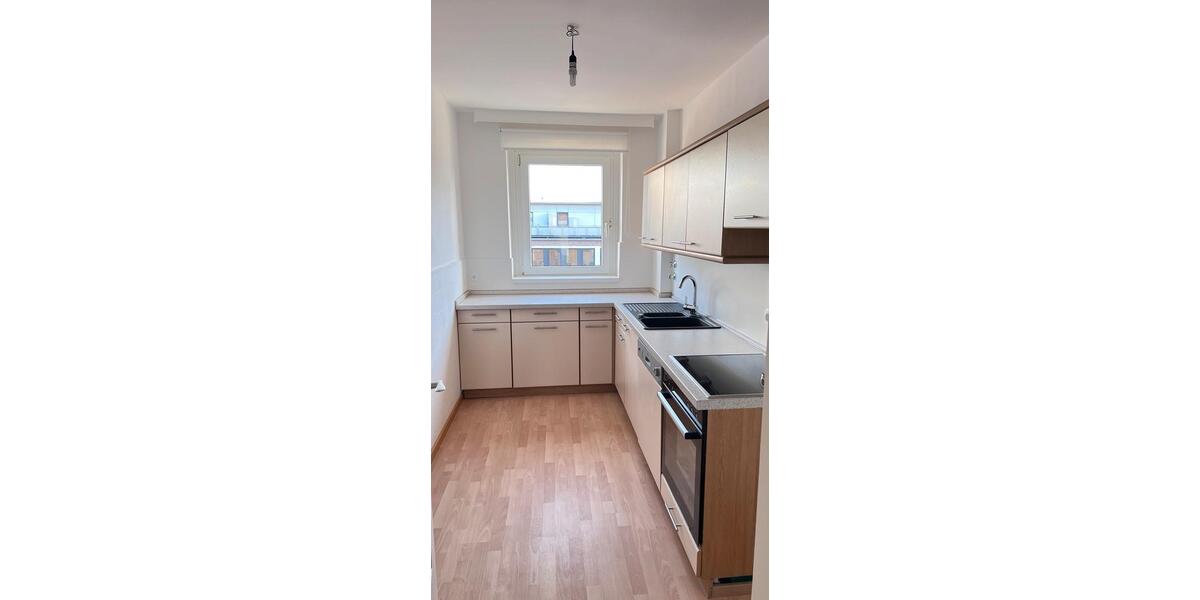 Helle sanierte 3-Zimmer-Wohnung mit Balkon 3 zimmer