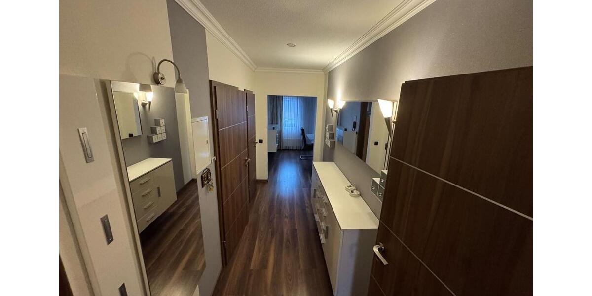 Etagenwohnung Lengede - 7 Zimmer, 151 m&sup2;, 1.200&euro; | Angebot:26181080