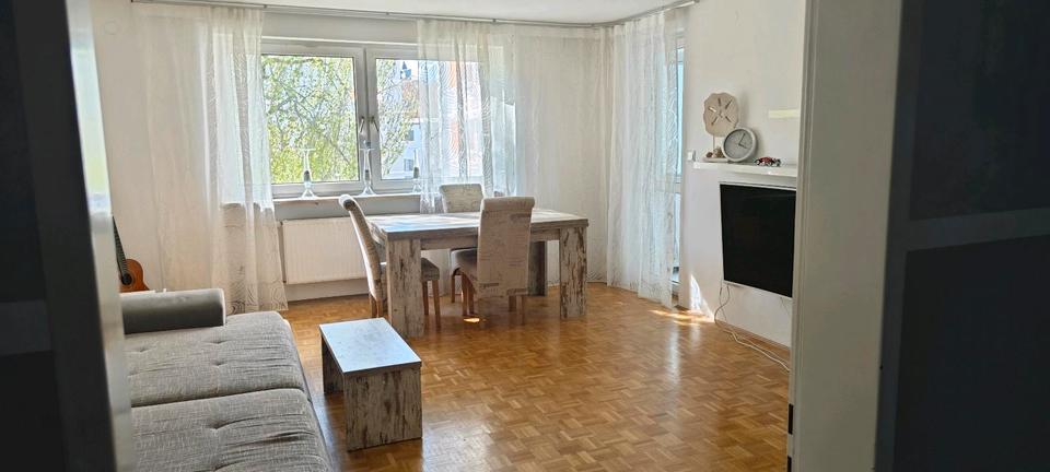 Etagenwohnung Augsburg Oberhausen - 4 Zimmer, 87 m&sup2;, 1.700&euro; | Angebot:26272784