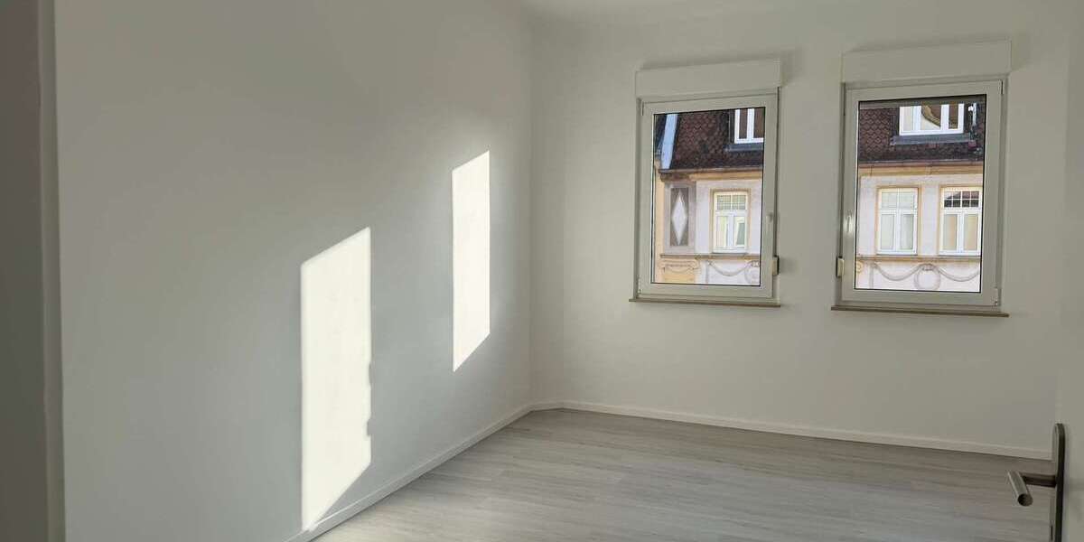 Etagenwohnung Fürth Südstadt - 3 Zimmer, 81 m&sup2;, 880&euro; | Angebot:25823509