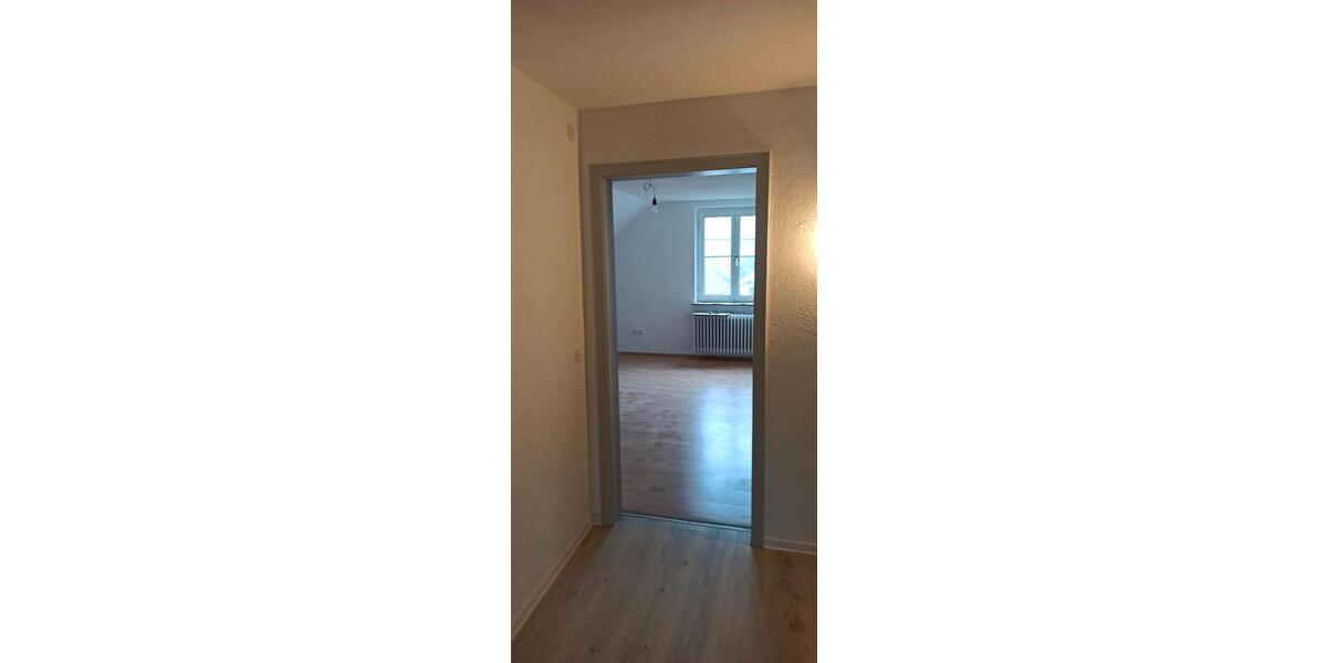 Dachgeschoßwohnung Blumberg - 3 Zimmer, 72 m&sup2;, 700&euro; | Angebot:24372499