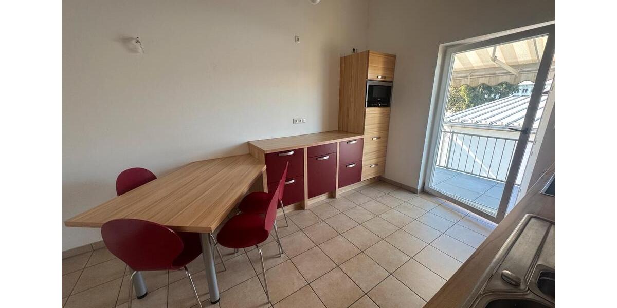 Dachgeschoßwohnung Deggendorf - 2.5 Zimmer, 72 m&sup2;, 790&euro; | Angebot:26603779