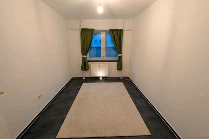 Erdgeschosswohnung mit Einbauküche Neu renoviert 3 zimmer