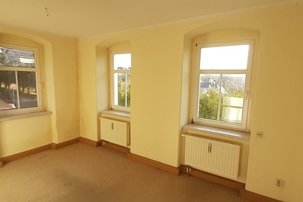 helle Zwei-Zimmer-Wohnung in ruhiger Lage mit guter Fernsicht