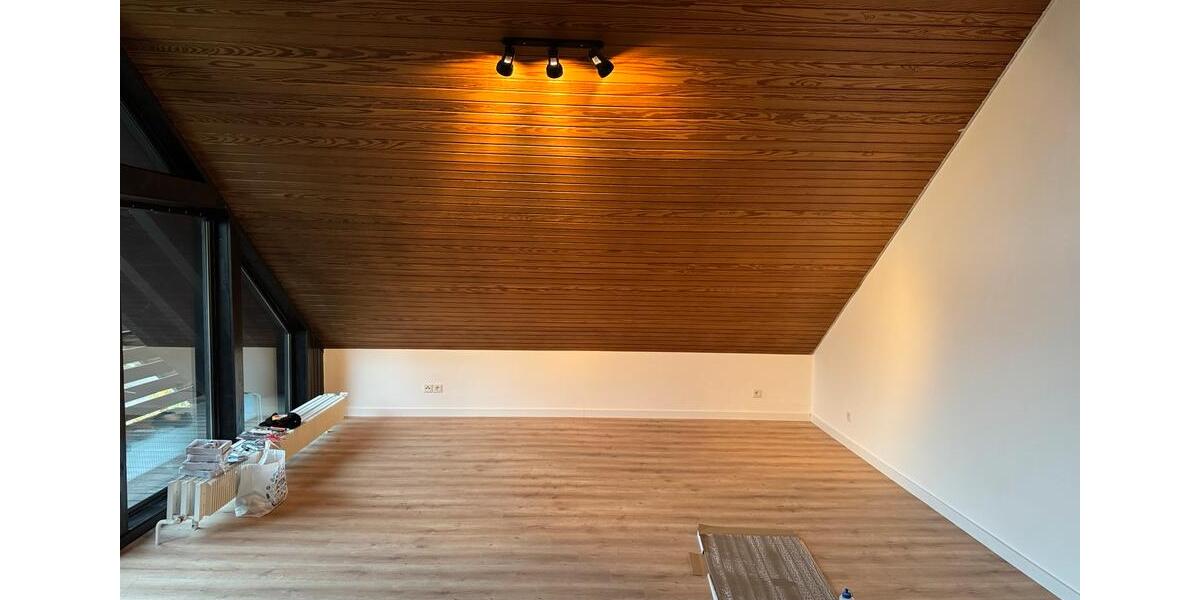 Dachgeschoßwohnung Kreuztal - 2 Zimmer, 75 m&sup2;, 750&euro; | Angebot:26691978