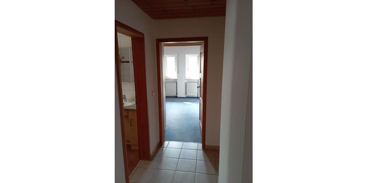 Erdgeschoßwohnung Hallstadt - 3 Zimmer, 83 m&sup2;, 880&euro; | Angebot:26491300