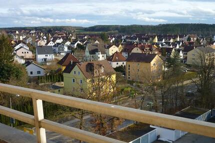 Helle 3 Zimmer Wohnung Mietwohnung mit Balkon und Garage in Roth