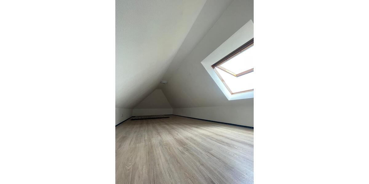 Etagenwohnung Gornsdorf - 2 Zimmer, 83 m&sup2;, 410&euro; | Angebot:26232888