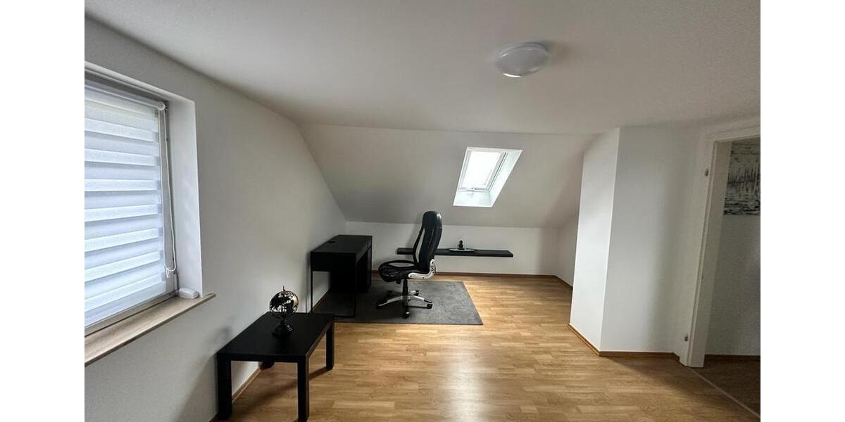 Dachgeschoßwohnung Langquaid - 2.5 Zimmer, 50 m&sup2;, 580&euro; | Angebot:25258762