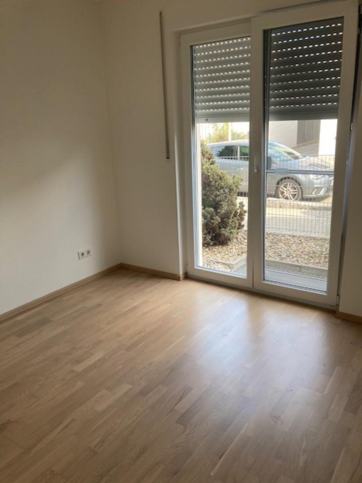 2-Zimmer Erdgeschoßwohnung mit schönen Garten