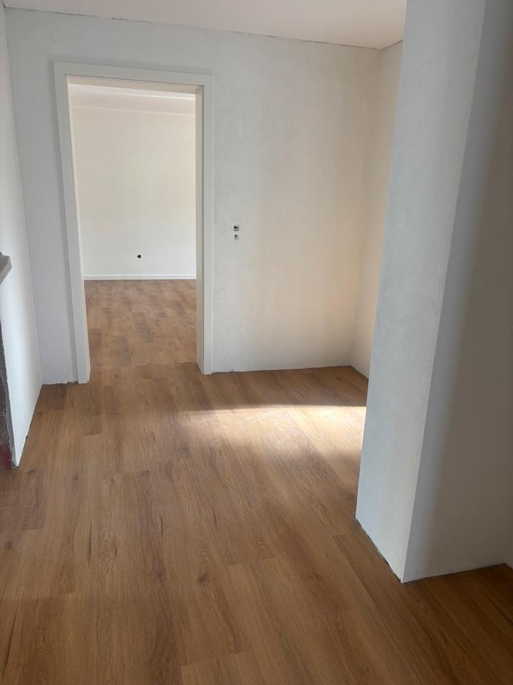 Helle 3 Zimmer-Wohnung im Erdgeschoss-Erstbezug nach Renovierung