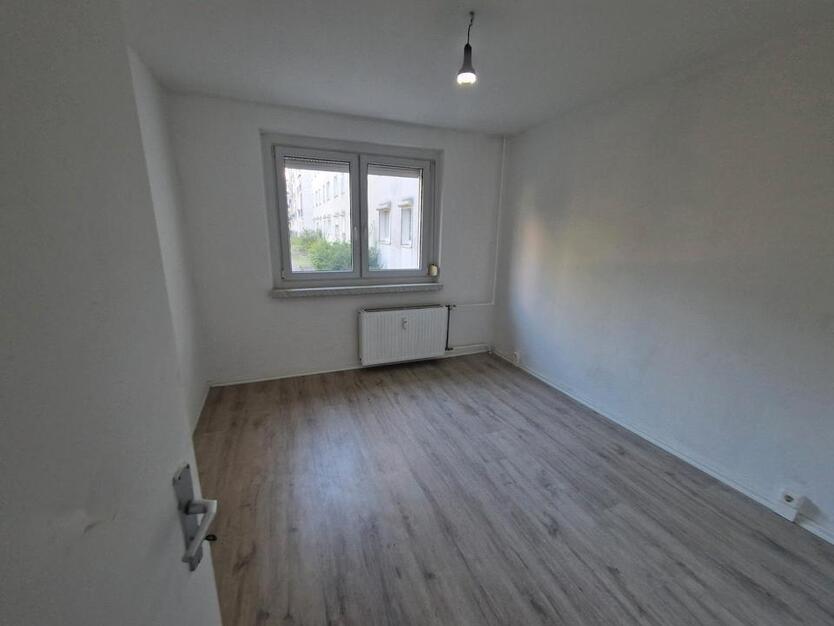 **JETZT EINZIEHEN**3-Raum-Wohnung EG Balkon Bad mit Wanne ab sofort