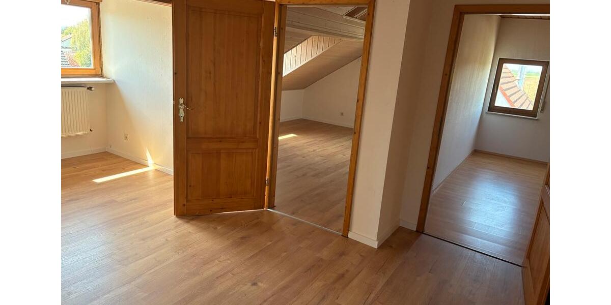 Dachgeschoßwohnung Ellingen - 2.5 Zimmer, 55 m&sup2;, 385&euro; | Angebot:26322569