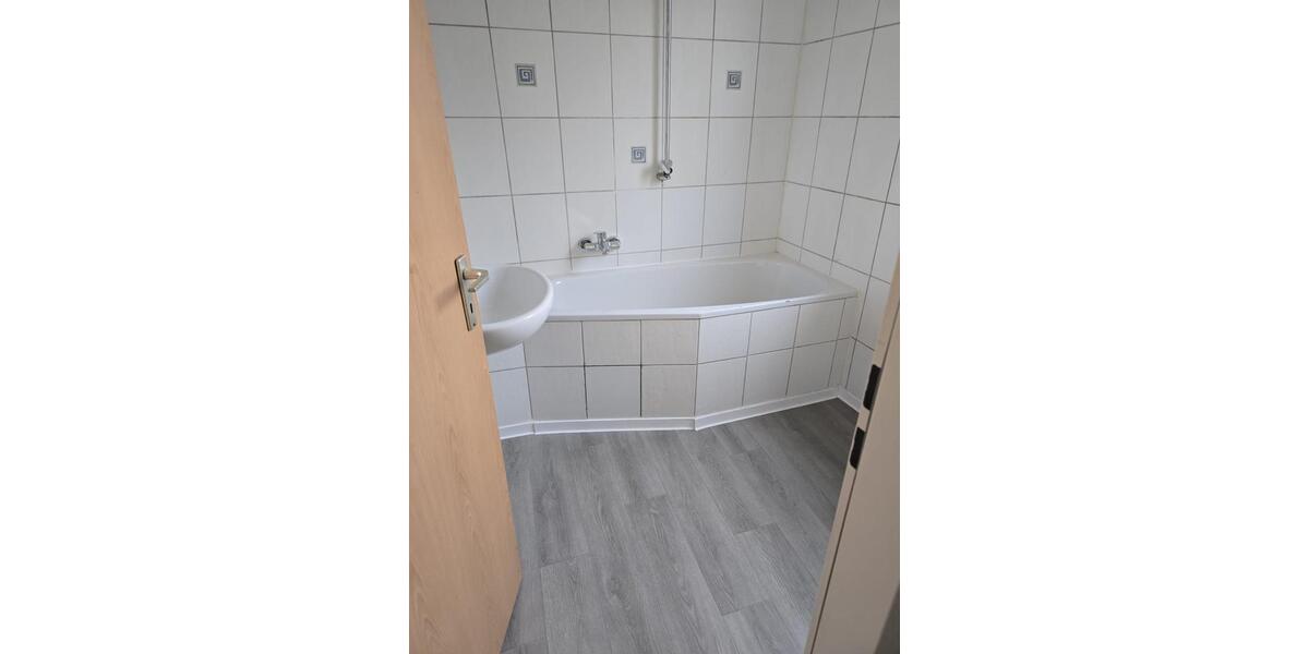 Dachgeschoßwohnung Oberhausen - 2 Zimmer, 55 m&sup2;, 412&euro; | Angebot:24859107