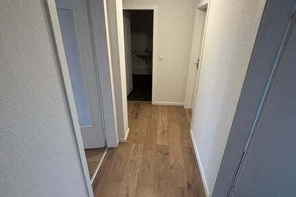 **Frisch Renoviert** Perfekt geschnittene 3-Zimmerwohnung MIT BALKON!!! 3 zimmer