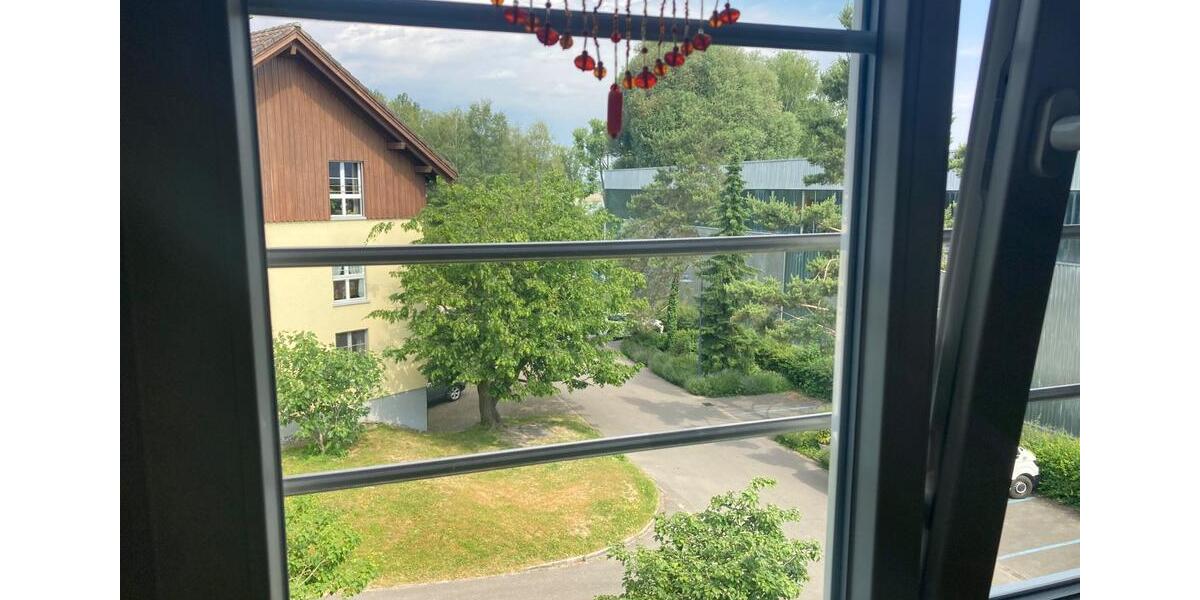 Dachgeschoßwohnung Konstanz Allmannsdorf - 5.5 Zimmer, 120 m&sup2;, 2.000&euro; | Angebot:24690431