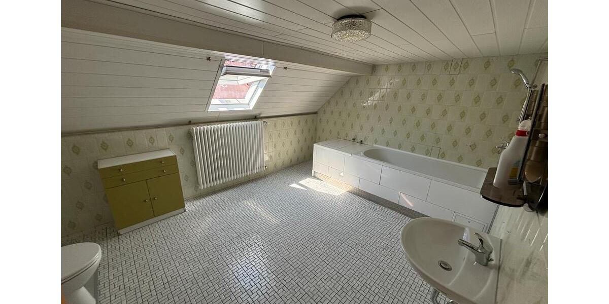 Wohnung Haus zur Miete inklusive Doppelgarage sowie Garten 9 zimmer