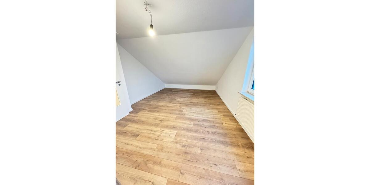 Dachgeschoßwohnung Weiterstadt - 2 Zimmer, 64 m&sup2;, 850&euro; | Angebot:24458898