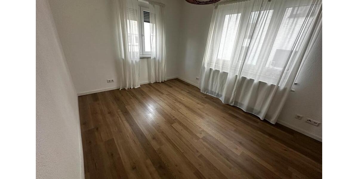 Etagenwohnung Ludwigsburg - 3 Zimmer, 85 m&sup2;, 1.200&euro; | Angebot:25216209