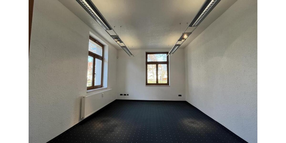 Erdgeschoßwohnung Schönebeck (Elbe) - 4 Zimmer, 135 m&sup2;, 1.350&euro; | Angebot:25900172
