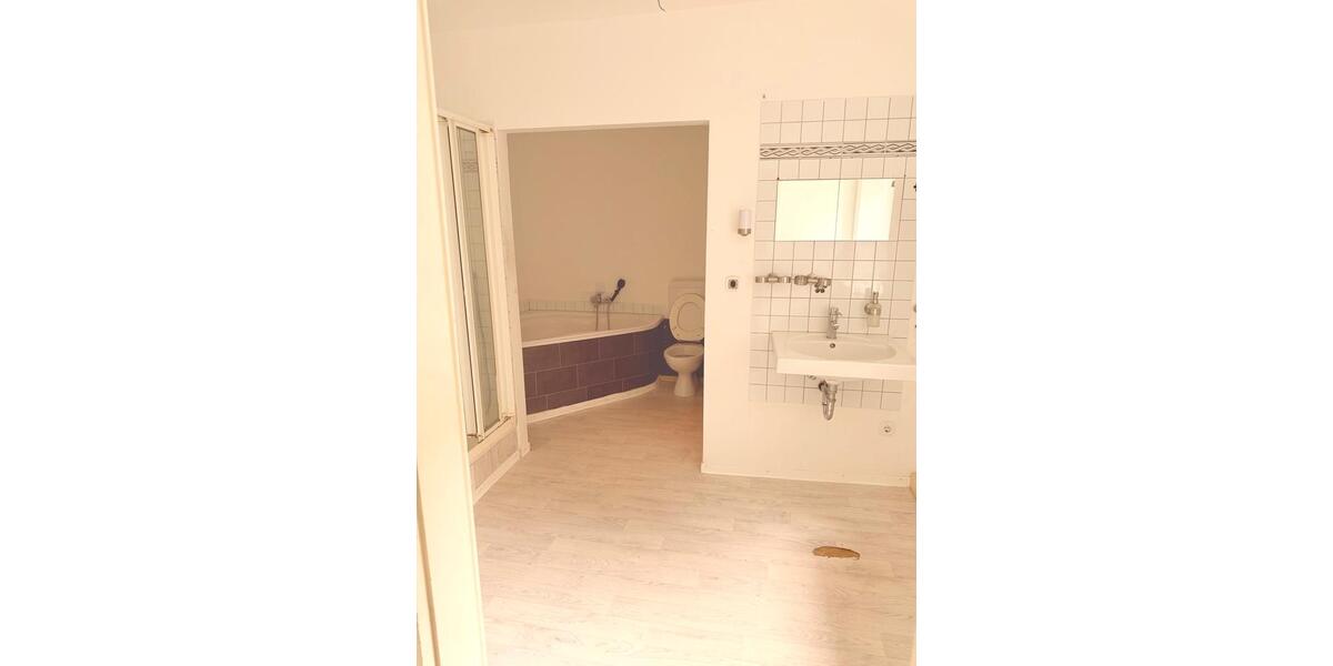 Etagenwohnung Krefeld Gellep-Stratum - 2 Zimmer, 68 m&sup2;, 890&euro; | Angebot:26396513