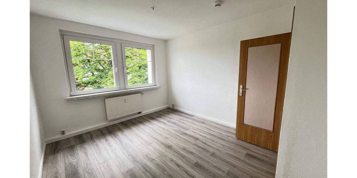 Etagenwohnung Zwickau Eckersbach - 4 Zimmer, 75 m&sup2;, 599&euro; | Angebot:26798533