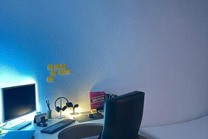Freies Zimmer in 3er-WG - zentral & mit Balkon