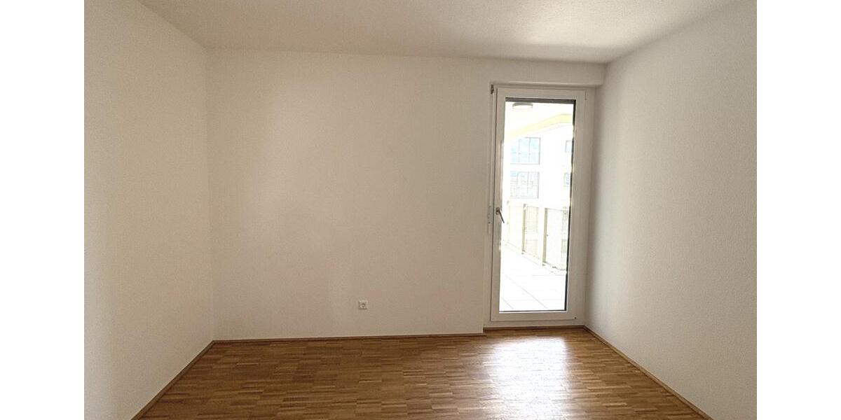Etagenwohnung Leonberg - 4 Zimmer, 105 m&sup2;, 1.950&euro; | Angebot:23644750