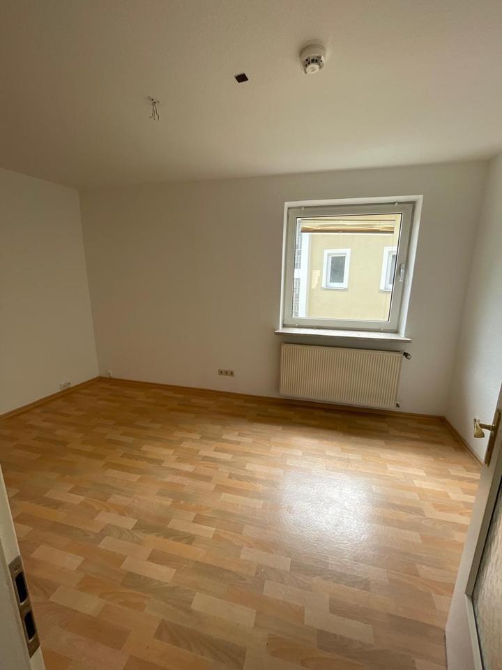 Wunderschöne 3 Zimmerwohnung mit Balkon ab sofort zu vermieten zimmer