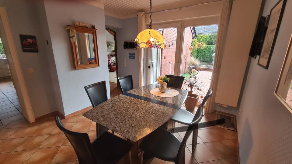 Helle Erdgeschosswohnung (148 m²) mit Garten, Terrasse, Kamin 4 zimmer