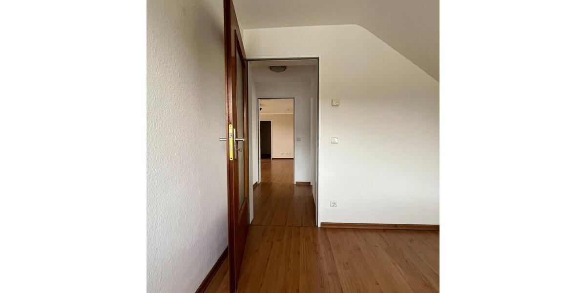 Große 4-Zimmerwohnung mit Doppelgarage. Ideal für Homeoffice 4 zimmer