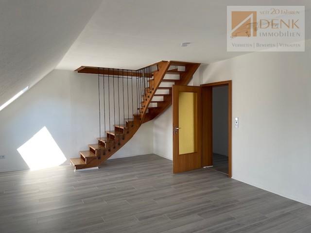 Renovierte Dachgeschoßwohnung auf 2 Ebenen