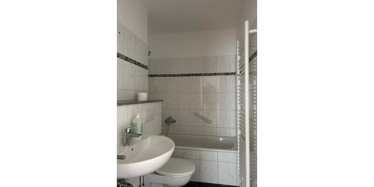 Etagenwohnung Radevormwald - 2 Zimmer, 53 m&sup2;, 379&euro; | Angebot:24814107