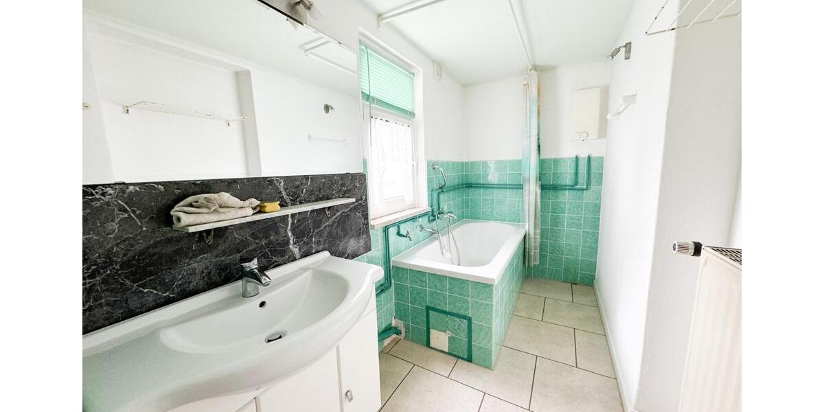 Etagenwohnung Aue-Bad Schlema Bad Schlema - 3 Zimmer, 90 m&sup2;, 450&euro; | Angebot:24946761