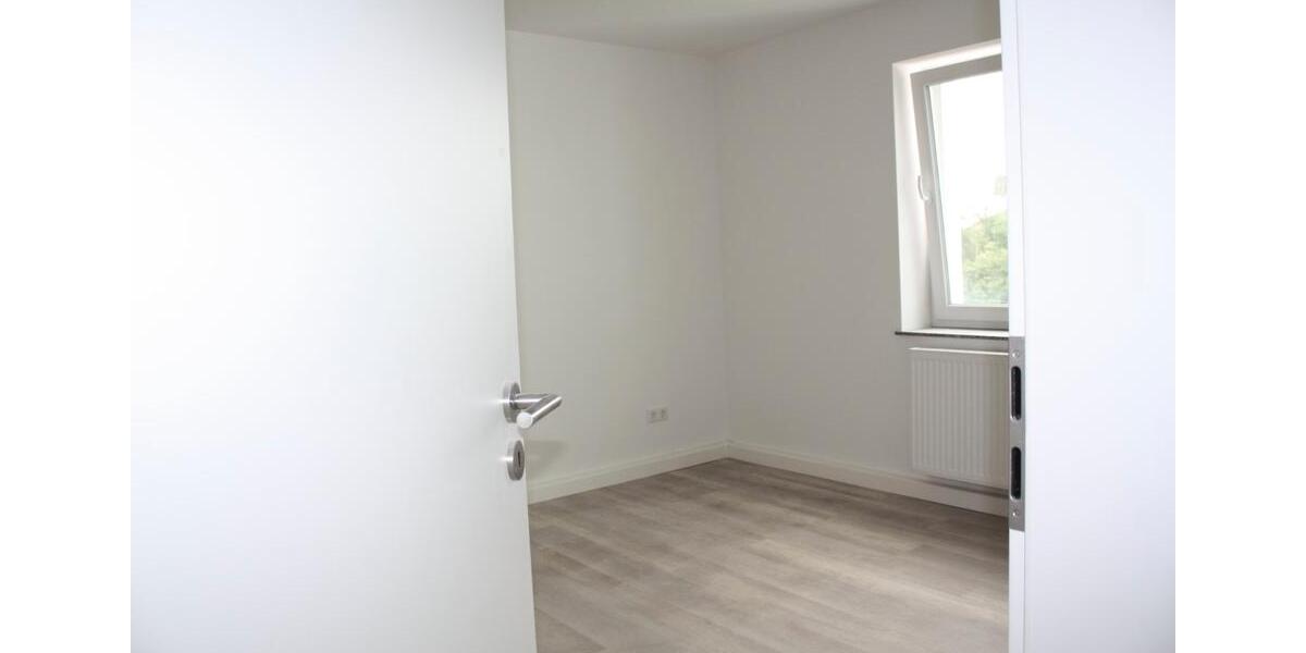 Erdgeschoßwohnung Bergneustadt - 3 Zimmer, 81 m&sup2;, 650&euro; | Angebot:26566407