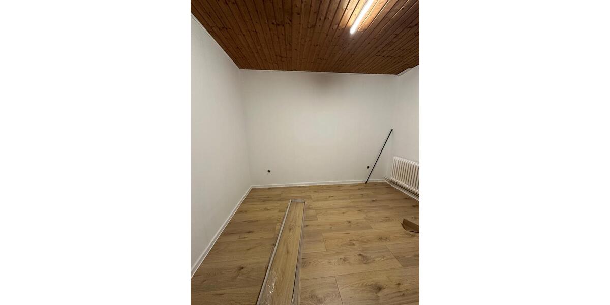 Dachgeschoßwohnung Brake (Unterweser) - 4 Zimmer, 90 m&sup2;, 900&euro; | Angebot:26120315
