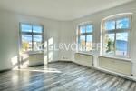 Renovierte Zwei-Raum Wohnung mit Altbaucharm zimmer