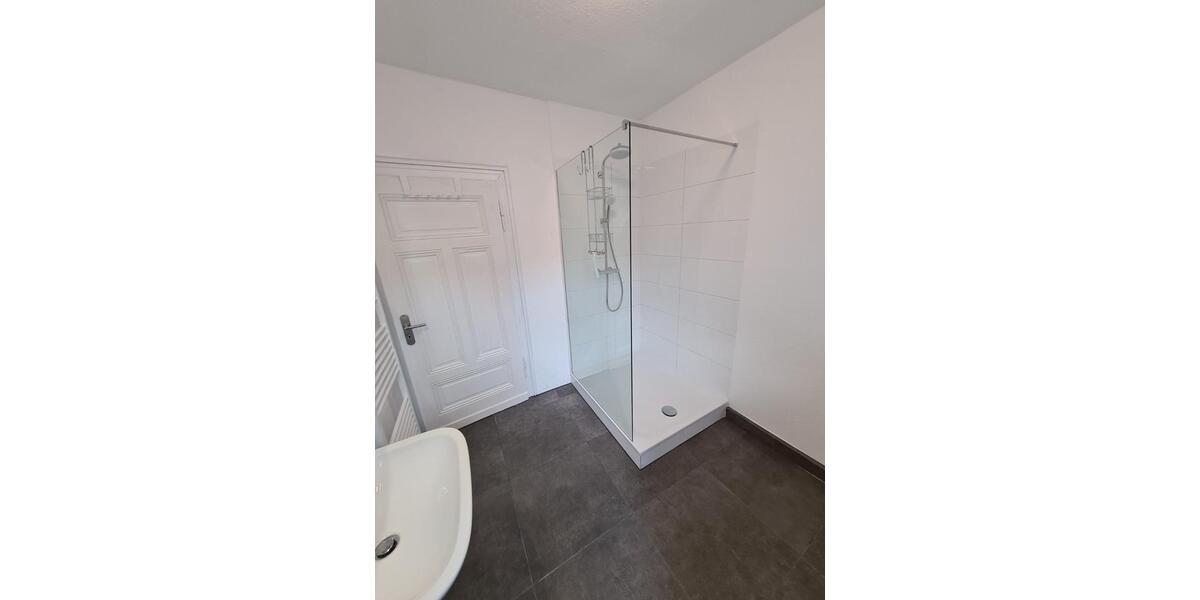 Wohnen auf Zeit Plettenberg - 4 Zimmer, 100 m&sup2;, 12&euro; | Angebot:24408848