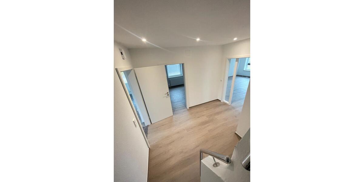 Doppelhaushälfte Zeven - 5 Zimmer, 130 m&sup2;, 1.200&euro; | Angebot:26014403